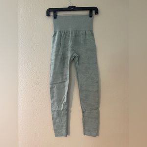 Seamless Leggings w/ Scrunch Butt